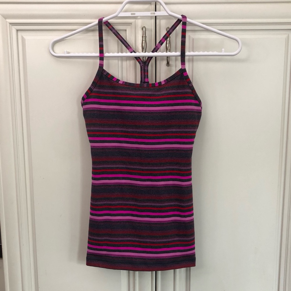 Lululemon women’s striped Power Y tank top 🍋